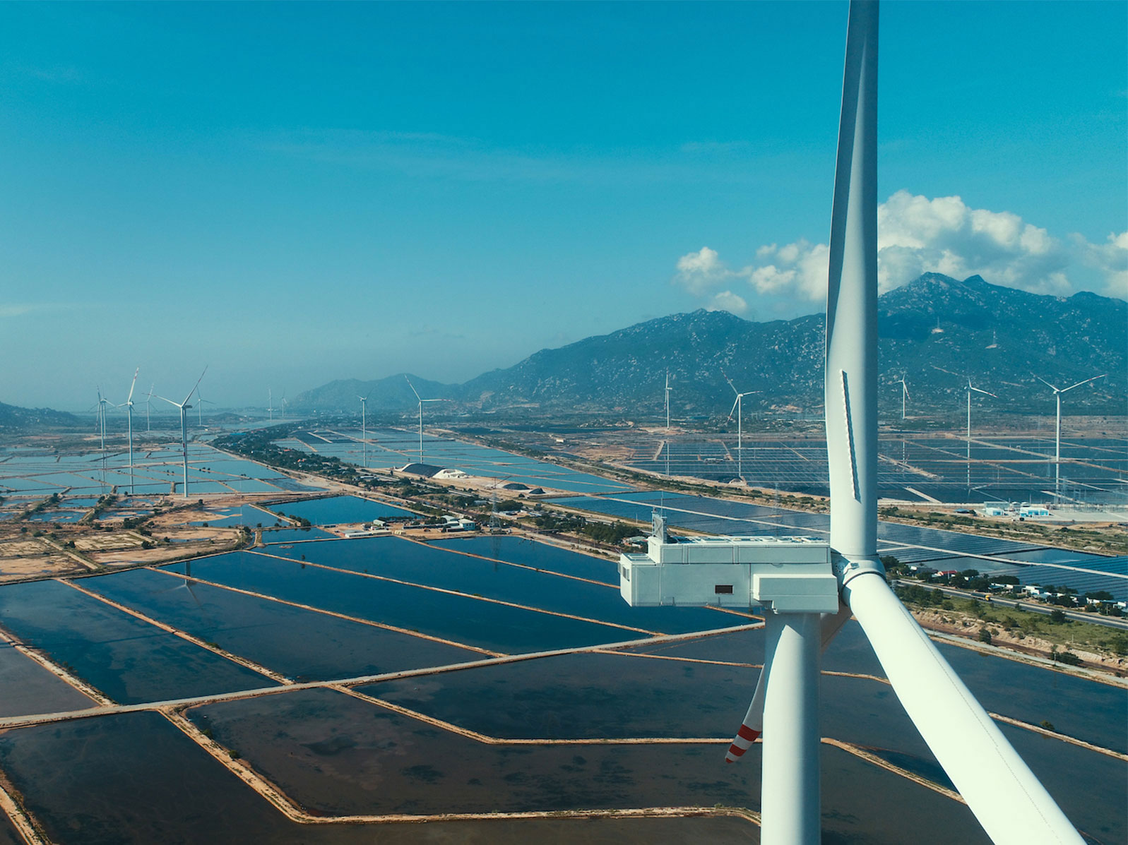 ACEN-wind-farm-in-ninh-thuan-vietnam-1